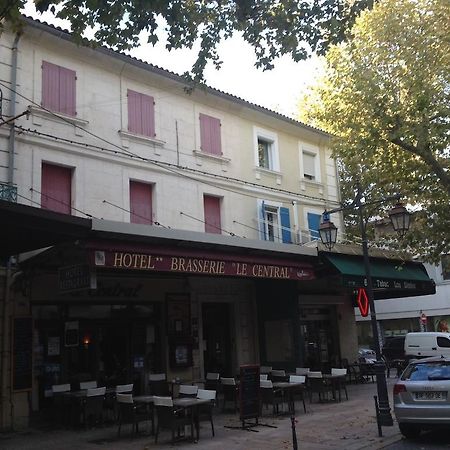 Hotel Restaurant Le Central Chateaurenard Bagian luar foto