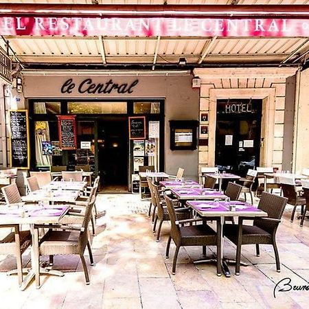 Hotel Restaurant Le Central Chateaurenard Bagian luar foto