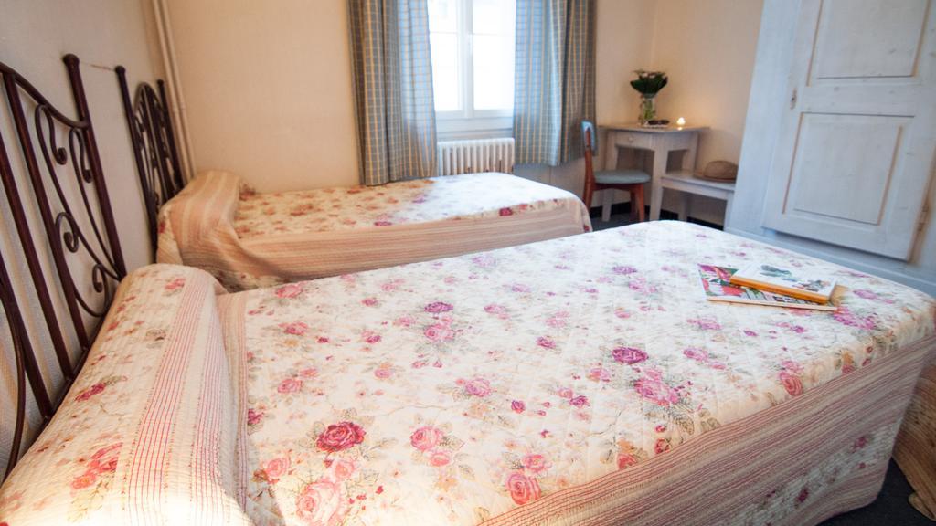 Hotel Restaurant Le Central Chateaurenard Bagian luar foto