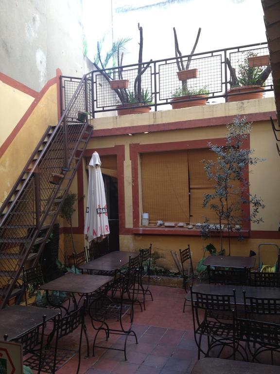 Hotel Restaurant Le Central Chateaurenard Bagian luar foto