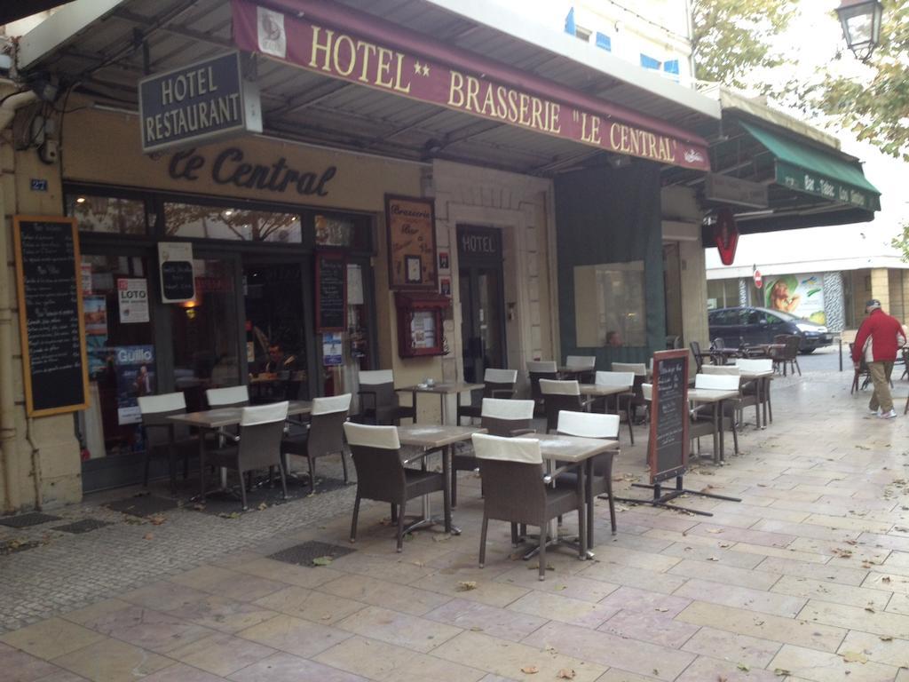 Hotel Restaurant Le Central Chateaurenard Bagian luar foto