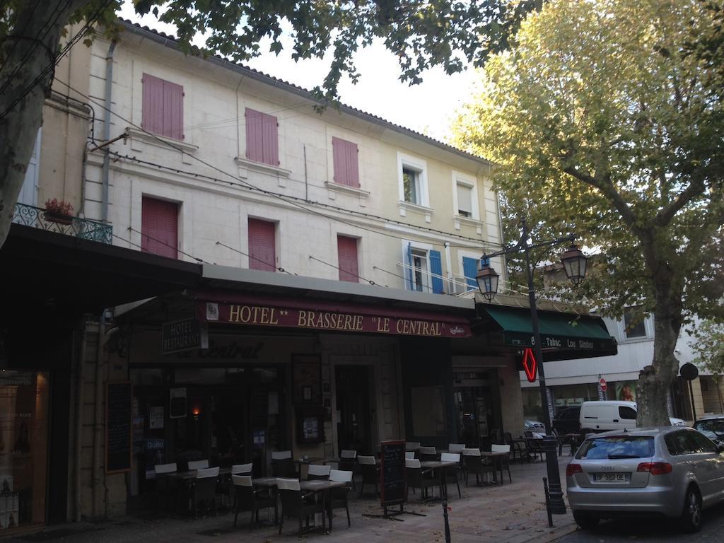 Hotel Restaurant Le Central Chateaurenard Bagian luar foto